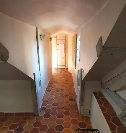 Prázdninový dům Le Prieure De Vernelle *