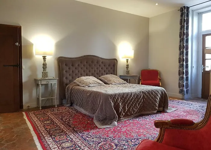 Holiday home Le Prieure De Vernelle *